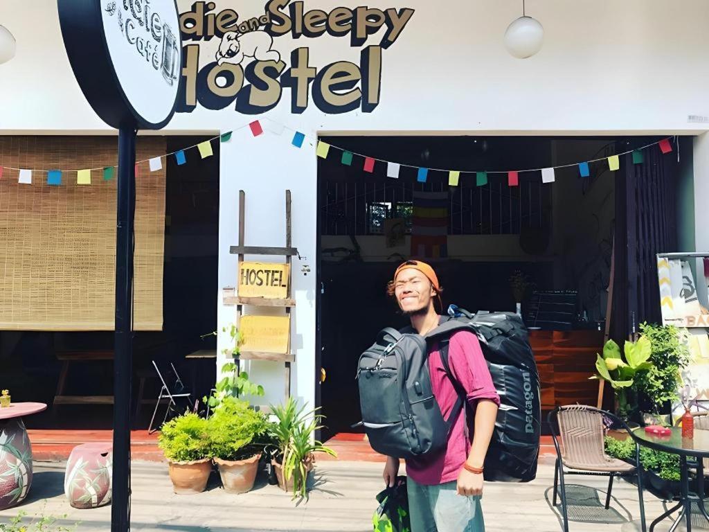 Oldie And Sleepy Hostel Udon Thani Zewnętrze zdjęcie