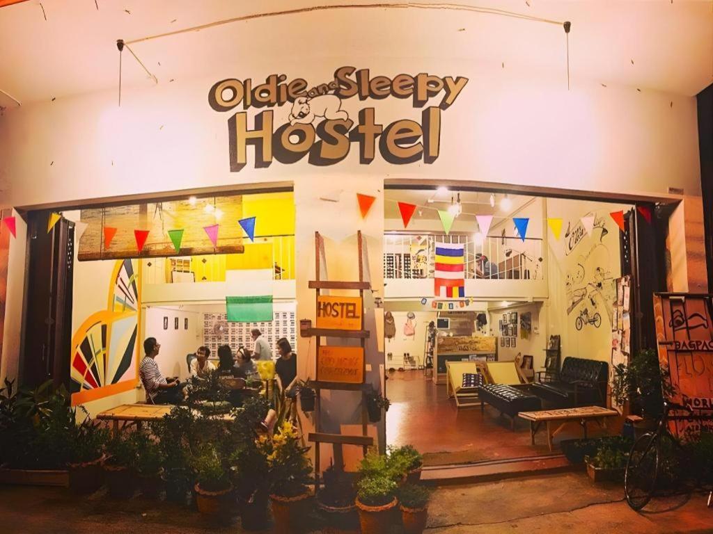 Oldie And Sleepy Hostel Udon Thani Zewnętrze zdjęcie